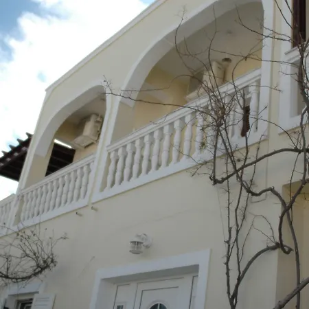 Vinas Place